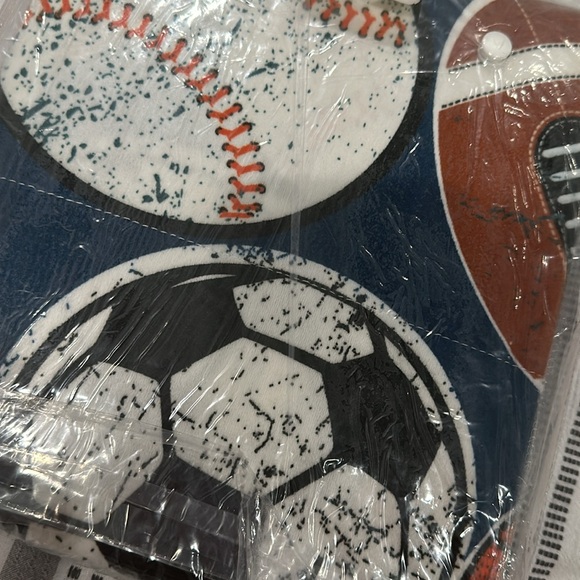 Loungie floor pillow (pillows not included) sports theme - Picture 2 of 3